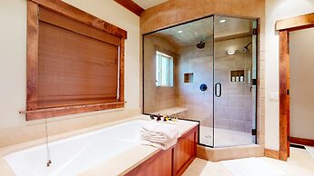 Lodestar #2001 5 Bedroom Home by RedAwning