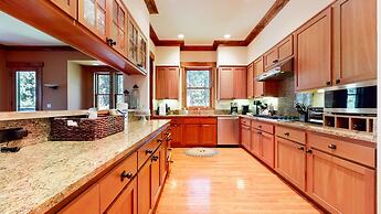 Lodestar #2001 5 Bedroom Home by RedAwning