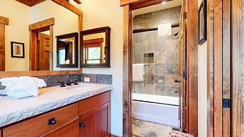 Lodestar #2001 5 Bedroom Home by RedAwning