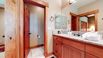 Lodestar #2001 5 Bedroom Home by RedAwning