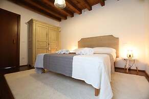 Residenza Corte Carnesali - Italian Homing