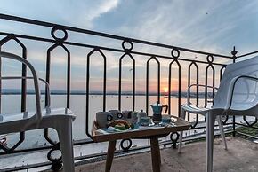 Duomo sea Side Deluxe Apartment