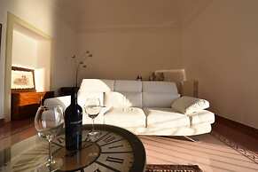 Duomo sea Side Deluxe Apartment