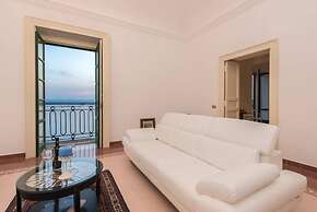 Duomo sea Side Deluxe Apartment