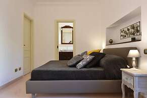 Duomo sea Side Deluxe Apartment