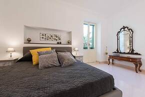 Duomo sea Side Deluxe Apartment