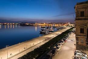 Duomo sea Side Deluxe Apartment