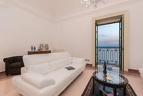 Duomo sea Side Deluxe Apartment