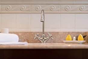 Duomo sea Side Deluxe Apartment