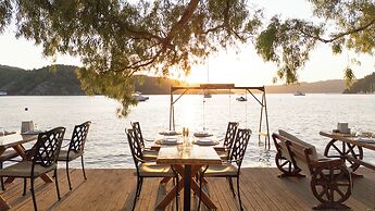 Marimare Beach & Bungalow Hotel