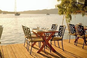 Marimare Beach & Bungalow Hotel