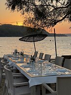 Marimare Beach & Bungalow Hotel