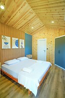 Marimare Beach & Bungalow Hotel