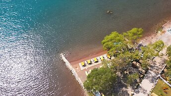 Marimare Beach & Bungalow Hotel
