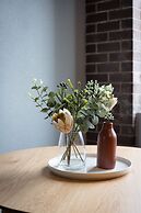 Cinema Suites Apartments by Urban Rest