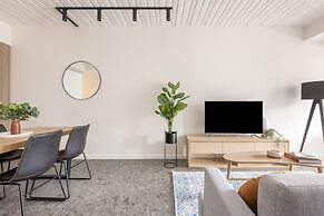 Cinema Suites Apartments by Urban Rest