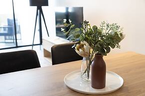 Cinema Suites Apartments by Urban Rest