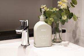 Cinema Suites Apartments by Urban Rest