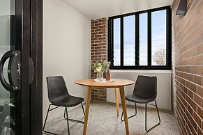 Cinema Suites Apartments by Urban Rest