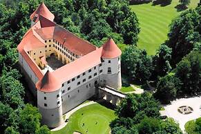 Mokrice Castle Estate