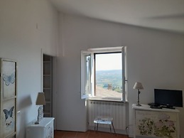 Immaculate 2-rooms Apartment in Todi , Umbria