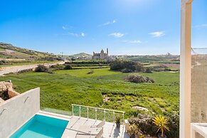 Twilight Gozitan Farmhouse With Pool