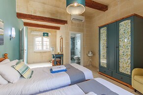 Twilight Gozitan Farmhouse With Pool