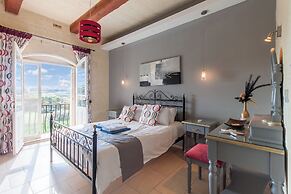 Twilight Gozitan Farmhouse With Pool