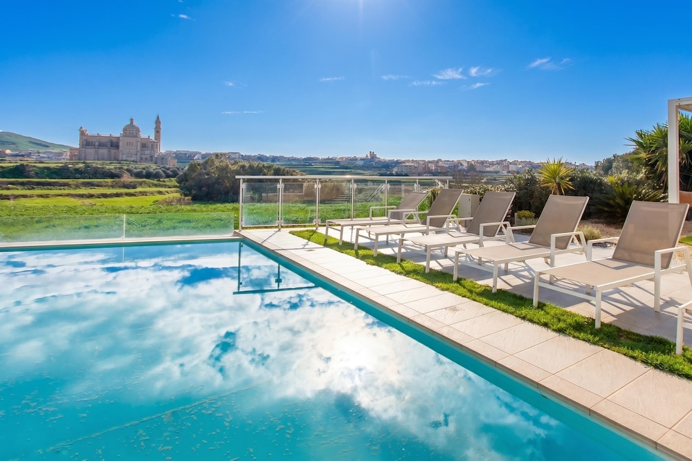 Twilight Gozitan Farmhouse With Pool