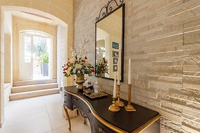 Twilight Gozitan Farmhouse With Pool