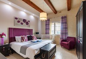 Twilight Gozitan Farmhouse With Pool