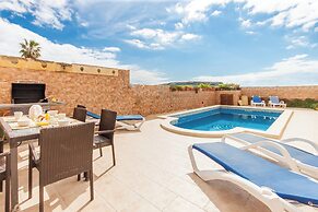 Villayana Gozitan Farmhouse with pool