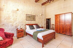 Villayana Gozitan Farmhouse with pool