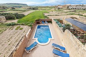 Villayana Gozitan Farmhouse with pool