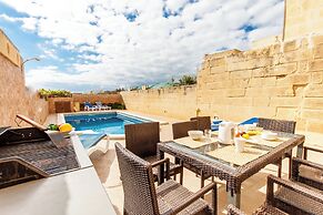 Villayana Gozitan Farmhouse with pool