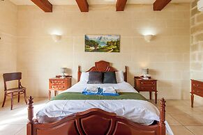 Villayana Gozitan Farmhouse with pool