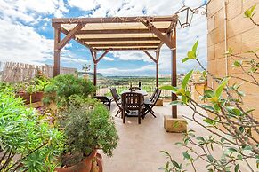 Villayana Gozitan Farmhouse with pool