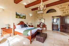 Villayana Gozitan Farmhouse with pool