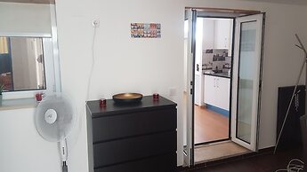 Anjos Apartment - Family Studio Central Lisbon