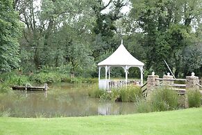 Flitwick Ranch - Old Cheese Factory Room 5