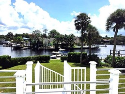 The Keys Bungalow On The Cotee River