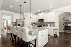 Large Luxury Getaway For Families Children