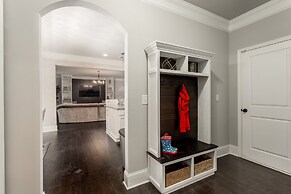 Large Luxury Getaway For Families Children