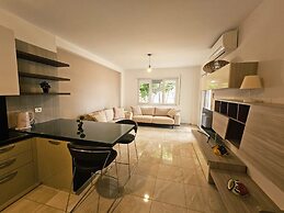 Beachfront Sion Sarande Apartment