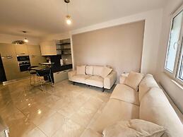 Beachfront Sion Sarande Apartment