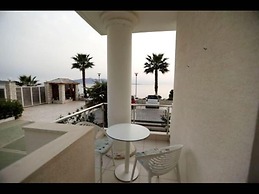 Beachfront Sion Sarande Apartment B