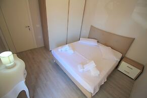 Beachfront Sion Sarande Apartment B