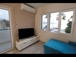 Beachfront Sion Sarande Apartment B