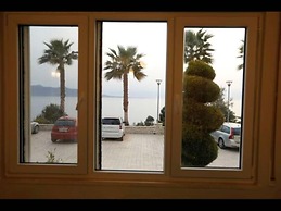 Beachfront Sion Sarande Apartment B