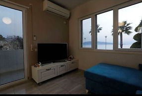 Beachfront Sion Sarande Apartment B